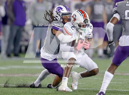 Thumbnail 2 in Atascocita vs. Ridge Point (UIL 6A D1 Regional Playoff) photogallery.