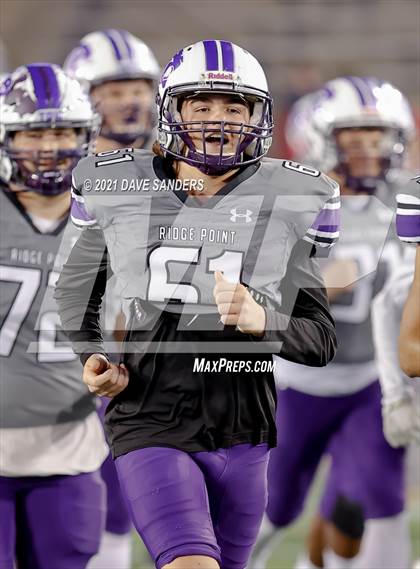 Thumbnail 3 in Atascocita vs. Ridge Point (UIL 6A D1 Regional Playoff) photogallery.
