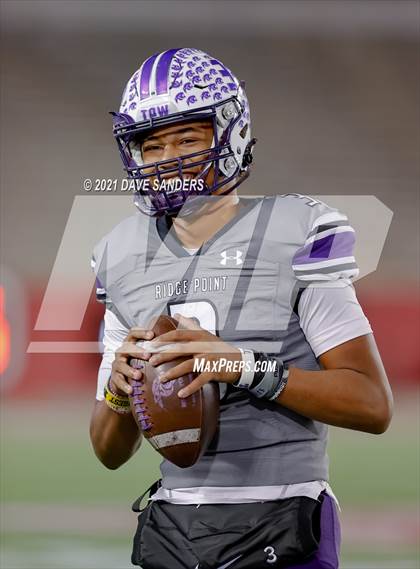 Thumbnail 1 in Atascocita vs. Ridge Point (UIL 6A D1 Regional Playoff) photogallery.