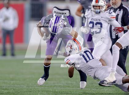 Thumbnail 3 in Atascocita vs. Ridge Point (UIL 6A D1 Regional Playoff) photogallery.