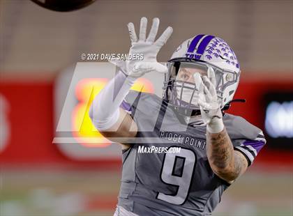 Thumbnail 2 in Atascocita vs. Ridge Point (UIL 6A D1 Regional Playoff) photogallery.