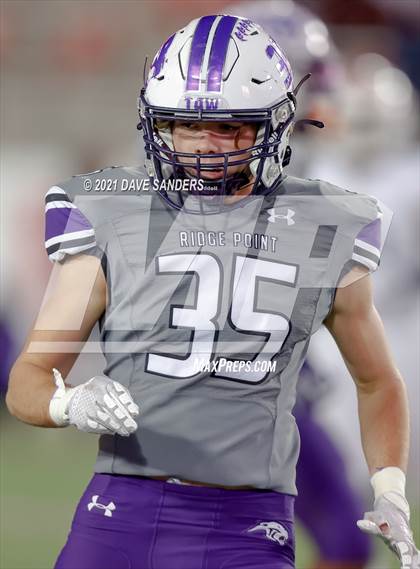 Thumbnail 3 in Atascocita vs. Ridge Point (UIL 6A D1 Regional Playoff) photogallery.