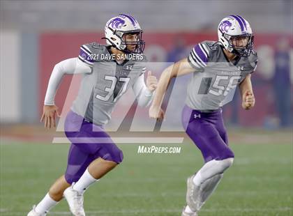 Thumbnail 2 in Atascocita vs. Ridge Point (UIL 6A D1 Regional Playoff) photogallery.