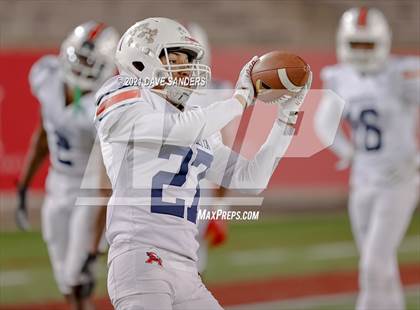 Thumbnail 2 in Atascocita vs. Ridge Point (UIL 6A D1 Regional Playoff) photogallery.