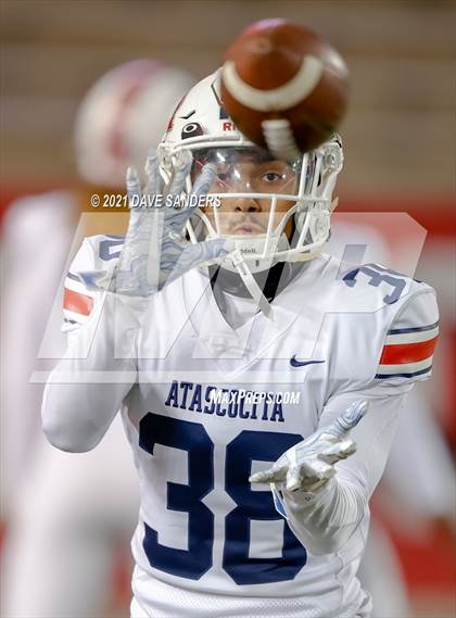 Thumbnail 1 in Atascocita vs. Ridge Point (UIL 6A D1 Regional Playoff) photogallery.