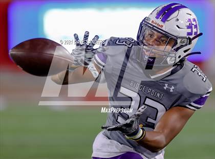 Thumbnail 1 in Atascocita vs. Ridge Point (UIL 6A D1 Regional Playoff) photogallery.