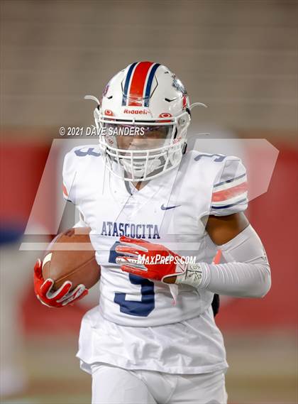Thumbnail 3 in Atascocita vs. Ridge Point (UIL 6A D1 Regional Playoff) photogallery.