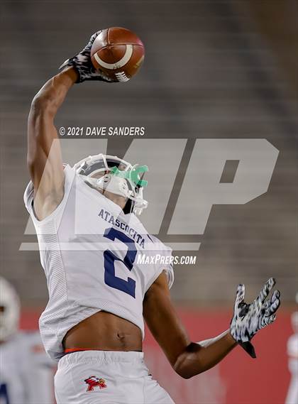 Thumbnail 3 in Atascocita vs. Ridge Point (UIL 6A D1 Regional Playoff) photogallery.
