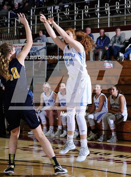 Thumbnail 2 in Pinckneyville vs. Marion (Rangerette Christmas Classic) photogallery.