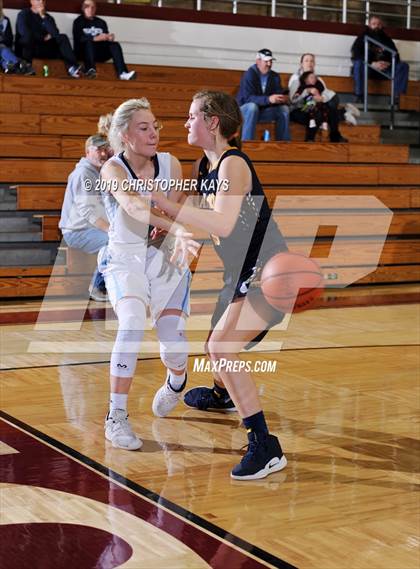 Thumbnail 2 in Pinckneyville vs. Marion (Rangerette Christmas Classic) photogallery.