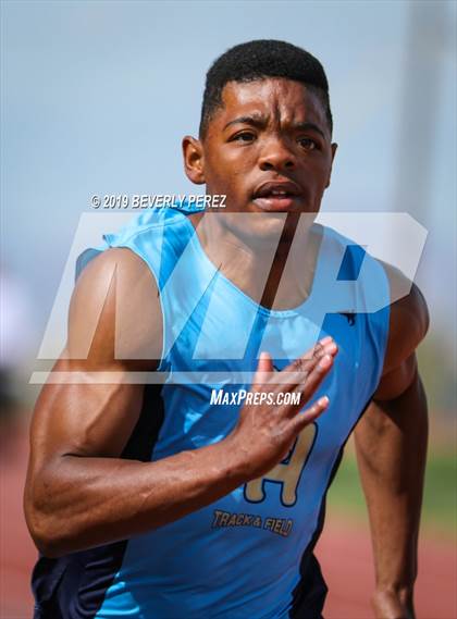 Thumbnail 1 in Highland @ Quartz Hill (100m and Relay) photogallery.