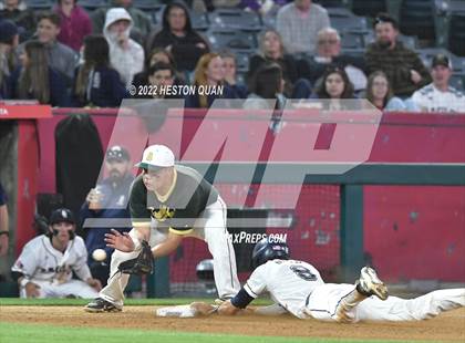 Thumbnail 2 in Saddleback vs. Calvary Chapel photogallery.