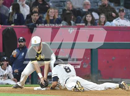 Thumbnail 3 in Saddleback vs. Calvary Chapel photogallery.