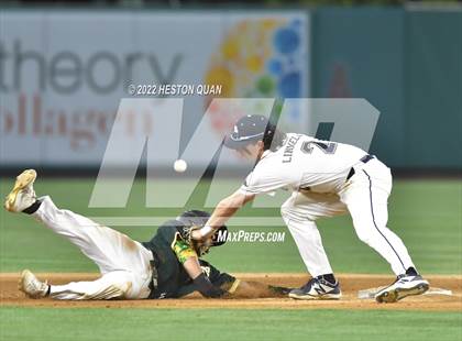 Thumbnail 3 in Saddleback vs. Calvary Chapel photogallery.