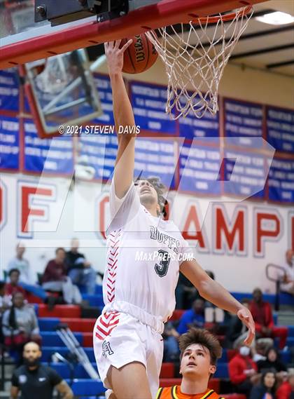 Thumbnail 2 in Smoky Hill vs. Corona del Sol photogallery.