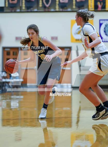 Thumbnail 3 in Avon vs. Tri-West Hendricks (Hendricks Country Tournament) photogallery.
