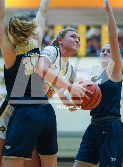 Thumbnail 3 in Avon vs. Tri-West Hendricks (Hendricks Country Tournament) photogallery.
