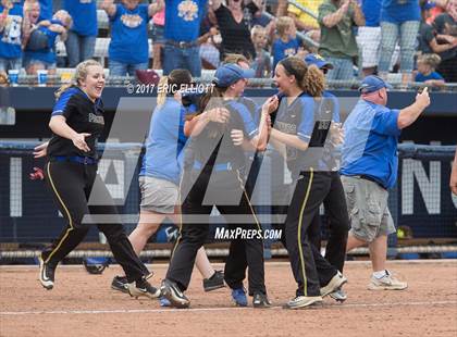 Thumbnail 2 in West Greene vs Williams Valley (PIAA 1A Final) photogallery.