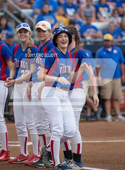 Thumbnail 3 in West Greene vs Williams Valley (PIAA 1A Final) photogallery.