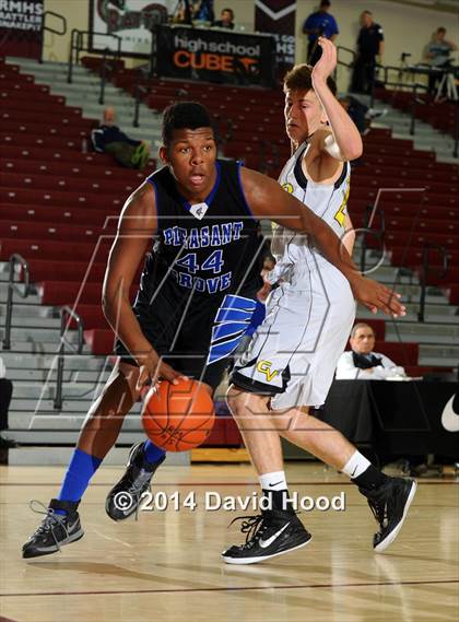 Thumbnail 2 in Capistrano Valley vs. Pleasant Grove (MaxPreps Holiday Classic) photogallery.