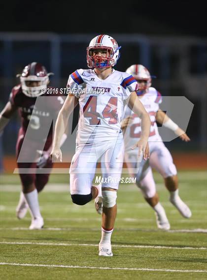 Thumbnail 2 in Parkview Baptist vs De La Salle (LHSAA Division II Semifinal) photogallery.
