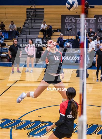 Thumbnail 2 in 'Iolani vs. Kapolei (HHSAA Division 1 Quarterfinal) photogallery.