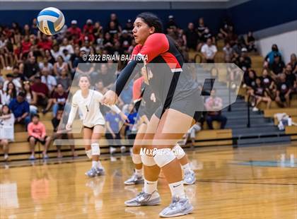 Thumbnail 1 in 'Iolani vs. Kapolei (HHSAA Division 1 Quarterfinal) photogallery.