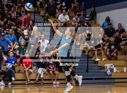 Thumbnail 3 in 'Iolani vs. Kapolei (HHSAA Division 1 Quarterfinal) photogallery.