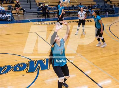 Thumbnail 3 in 'Iolani vs. Kapolei (HHSAA Division 1 Quarterfinal) photogallery.