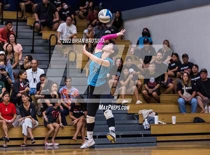 Thumbnail 3 in 'Iolani vs. Kapolei (HHSAA Division 1 Quarterfinal) photogallery.
