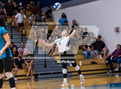 Thumbnail 2 in 'Iolani vs. Kapolei (HHSAA Division 1 Quarterfinal) photogallery.