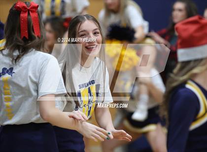 Thumbnail 1 in Laurel @ Shenango photogallery.