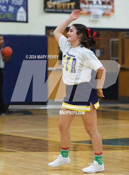 Thumbnail 1 in Laurel @ Shenango photogallery.
