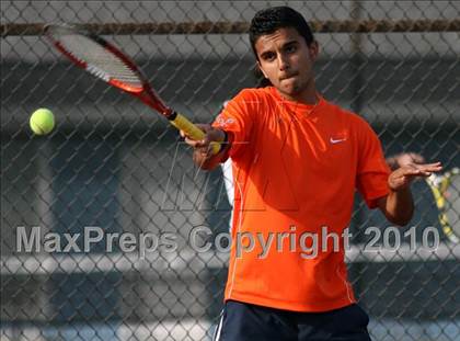 Thumbnail 1 in Belvidere North vs Harlem photogallery.