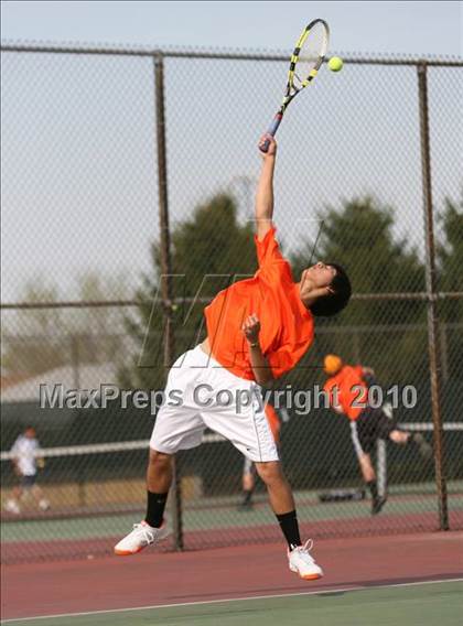 Thumbnail 1 in Belvidere North vs Harlem photogallery.