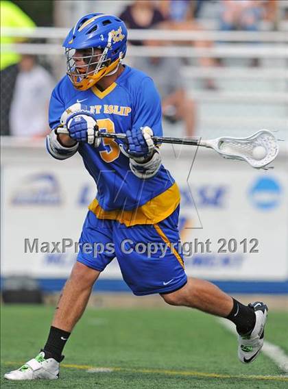 Thumbnail 1 in West Islip vs Syosset (NYSPHSAA Class A Regional Final) photogallery.