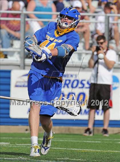 Thumbnail 2 in West Islip vs Syosset (NYSPHSAA Class A Regional Final) photogallery.