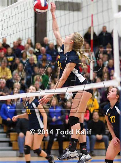 Thumbnail 3 in Haddam-Killingworth vs. Seymour (CIAC Class S Final) photogallery.
