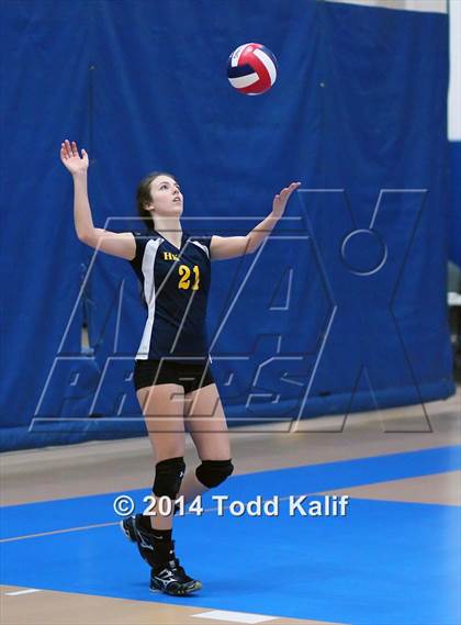 Thumbnail 2 in Haddam-Killingworth vs. Seymour (CIAC Class S Final) photogallery.