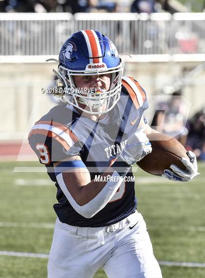 Thumbnail 2 in 2019 CHSAA State Football Playoffs - Class 5A Round 1 photogallery.
