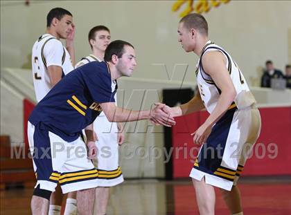 Thumbnail 2 in Bellevue vs. Chrisman (MaxPreps Holiday Classic) photogallery.