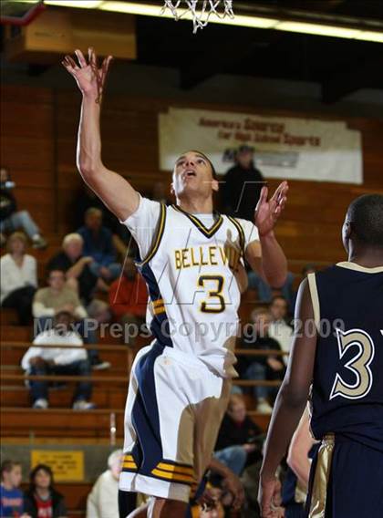 Thumbnail 2 in Bellevue vs. Chrisman (MaxPreps Holiday Classic) photogallery.