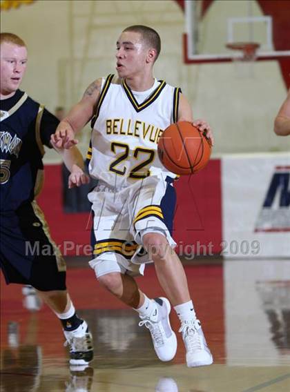 Thumbnail 3 in Bellevue vs. Chrisman (MaxPreps Holiday Classic) photogallery.