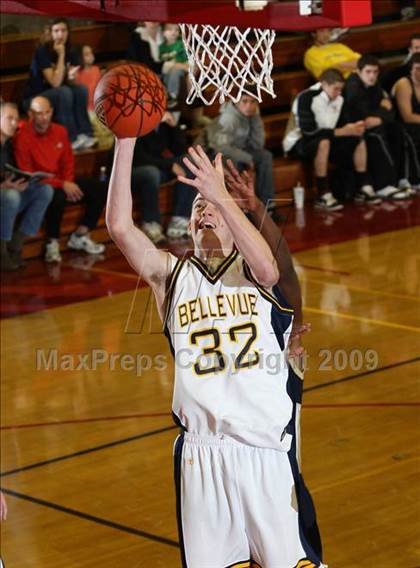 Thumbnail 1 in Bellevue vs. Chrisman (MaxPreps Holiday Classic) photogallery.