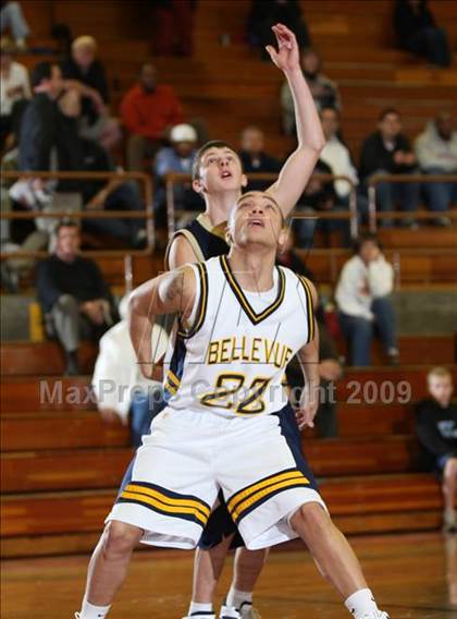Thumbnail 2 in Bellevue vs. Chrisman (MaxPreps Holiday Classic) photogallery.