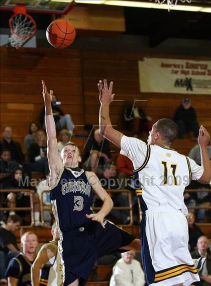 Thumbnail 3 in Bellevue vs. Chrisman (MaxPreps Holiday Classic) photogallery.