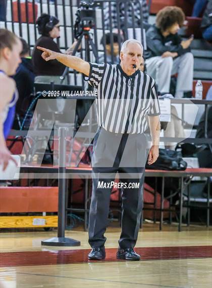 Thumbnail 2 in Warwick vs. Horseheads (NYSPHSAA Class AA Regional Final) photogallery.