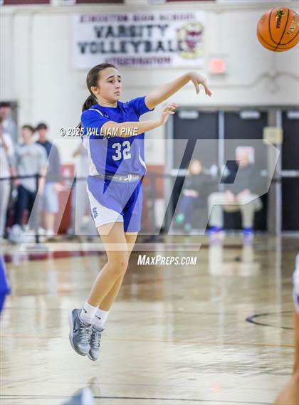 Thumbnail 2 in Warwick vs. Horseheads (NYSPHSAA Class AA Regional Final) photogallery.