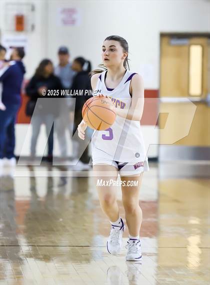 Thumbnail 1 in Warwick vs. Horseheads (NYSPHSAA Class AA Regional Final) photogallery.