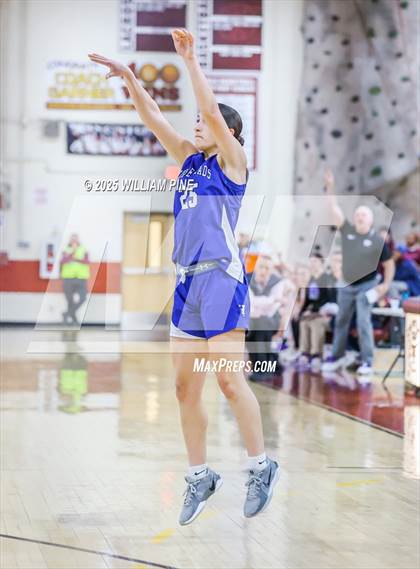 Thumbnail 2 in Warwick vs. Horseheads (NYSPHSAA Class AA Regional Final) photogallery.